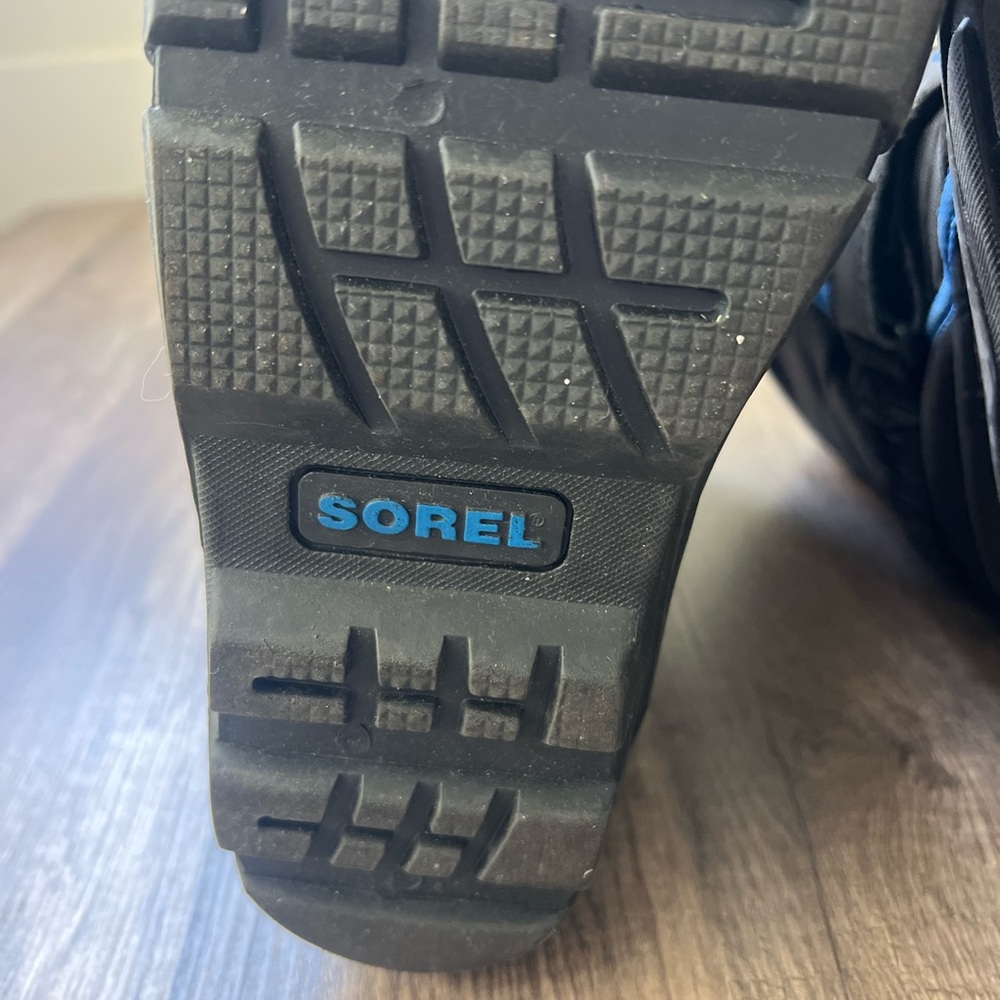 Sorel Boys Size 2 Black Blue Snow Boots EUC - Picture 6 of 11